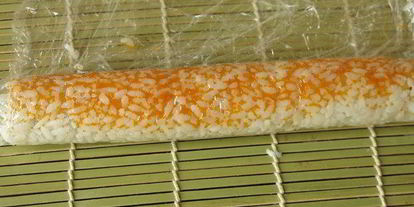 Шаг 14: радужных суш с крабовыми палочками