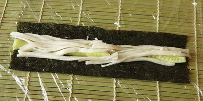 Шаг 9: радужных суш с крабовыми палочками