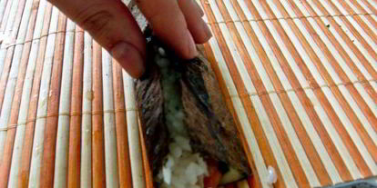 Шаг 3: суш-ролла огуречный цветок