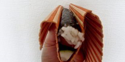 Шаг 4: суш-ролла огуречный цветок