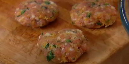 Шаг 5: картофельных мини-сэндвичей с котлеткой из ягнятины