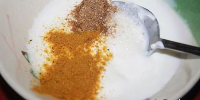 Шаг 3: хрустящих сэндвичей с запеченной куриной грудкой и пряным соусом с карри и кориандром