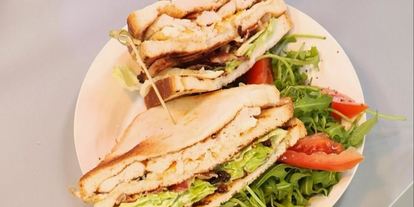 Шаг 5: клубного сэндвича с куриным филе, яйцом и беконом