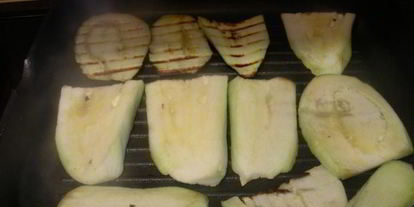 Шаг 1: сэндвича-гриля с баклажаном-гриль, сыром и прошутто