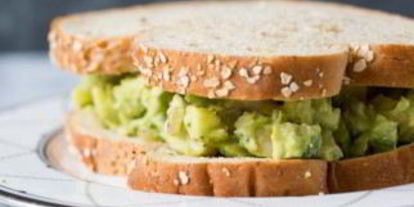 Шаг 2: сэндвича с авокадо и курицей