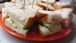 Рецепт Сэндвича с беконом и ветчиной