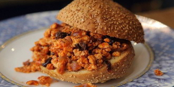 Рецепт Сэндвича с индейкой, изюмом и оливками