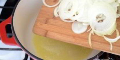 Шаг 1: сэндвича с карамелизированным луком