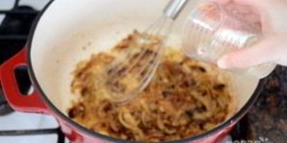 Шаг 5: сэндвича с карамелизированным луком