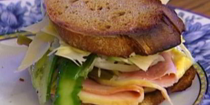 Шаг 7: сэндвича с ветчиной, соленьями и сыром