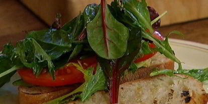 Шаг 5: сэндвича со стейком, помидором и авокадо