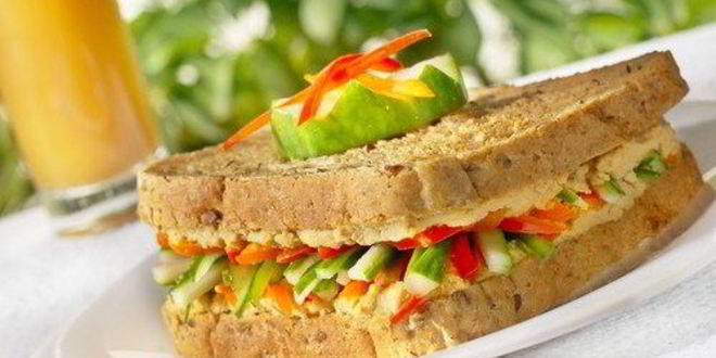 Рецепт сэндвича со свежими овощами и сыром