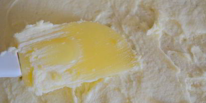 Шаг 11: сэндвича виктории с клубничныма джемома и сливочныма кремома