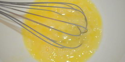 Шаг 2: сэндвича виктории с клубничныма джемома и сливочныма кремома