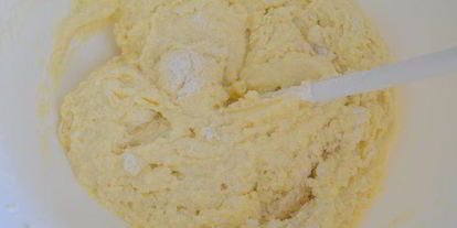 Шаг 5: сэндвича виктории с клубничныма джемома и сливочныма кремома