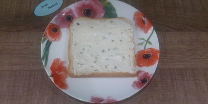 Шаг 1: сэндвичей с колбасой и сыром