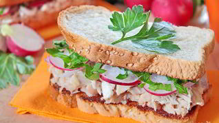 Рецепт Сэндвичей с курицей, редисом и фасолью