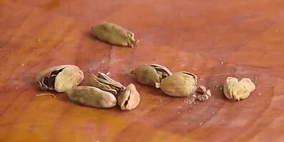 Шаг 2: миндальных тарталеток со сливовым соусом