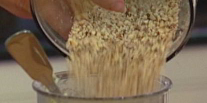 Шаг 7: миндальных тарталеток со сливовым соусом