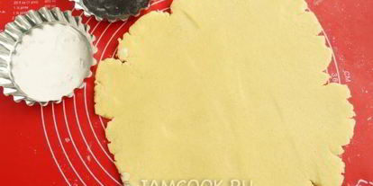 Шаг 8: песочных тарталеток с пудингома и сливого