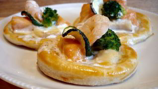 Рецепт Рыбных тарталеток из слоеного теста