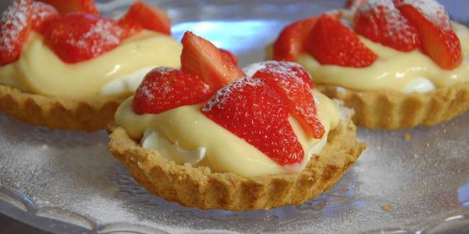 Рецепт Тарталеток с двойным кремом и клубникой