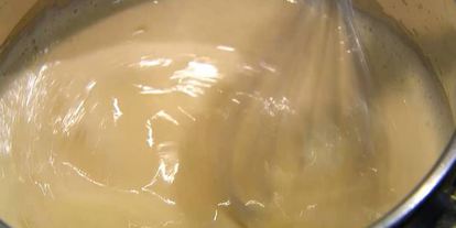 Шаг 3: тарталеток с двойным кремом и клубникой