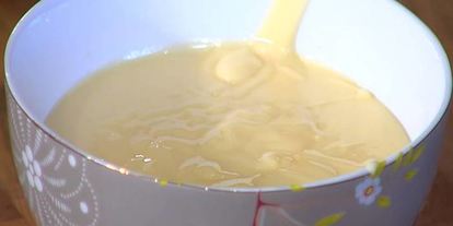 Шаг 4: тарталеток с двойным кремом и клубникой