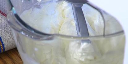 Шаг 9: тарталеток с двойным кремом и клубникой