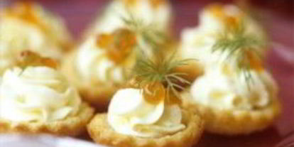 Шаг 3: тарталеток с икрой и маслом