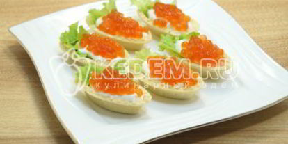 Шаг 3: тарталеток с икрой