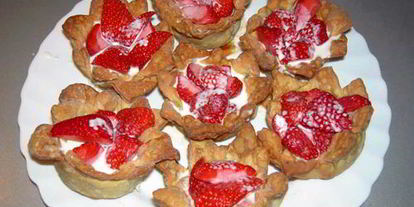 Шаг 6: тарталеток с клубникой и сливочным желе