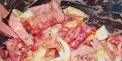 Шаг 2: тарталеток с копченой колбасой