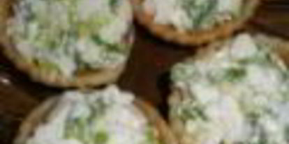 Шаг 5: тарталеток с печенью трески и яйцом, зеленым луком и укропом