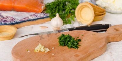 Шаг 1: тарталеток с семгой и сыром