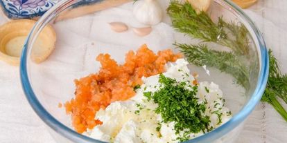 Шаг 3: тарталеток с семгой и сыром