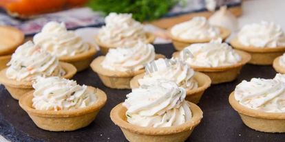 Шаг 6: тарталеток с семгой и сыром