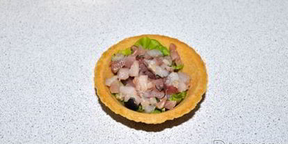 Шаг 3: закуски с селедкой и свеклой в тарталетках