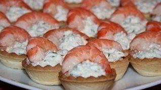 Рецепт Закусочных тарталеток с творогом и креветками