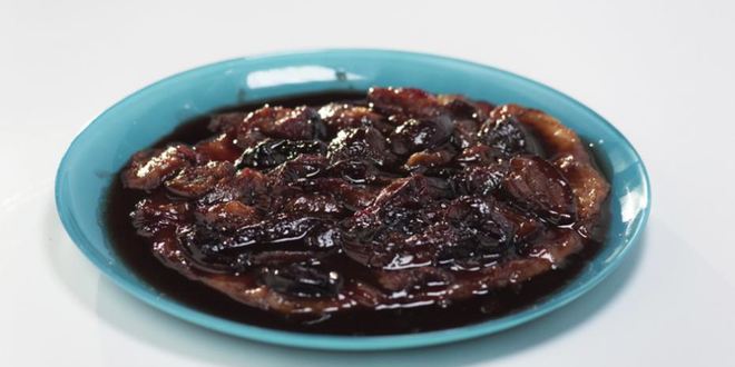 Рецепт быстрого тарта-татен со сливами