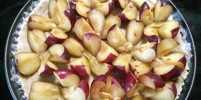 Шаг 4: сливового тарта с ореховым безе