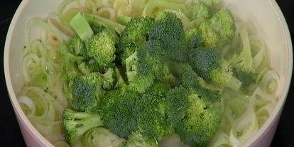 Шаг 4: тарта с брокколи, луком-пореем и сыром