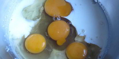 Шаг 2: тарта с грушами, изюмом и миндальными лепестками