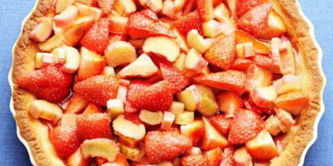 Рецепт тарта с клубникой и ревенем