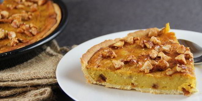 Рецепт тарта с пряной тыквой, медом и карамелизированным миндалем