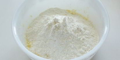 Шаг 2: тарта с ревенем и миндальныма кремома