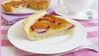 Рецепт Тарта со сливами и марципановой заливкой