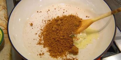 Шаг 4: тарта татен с грушами и изюмом