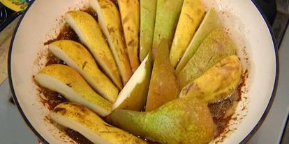 Шаг 5: тарта татен с грушами и изюмом