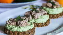 Рецепт Тартинок с авокадо и печенью трески